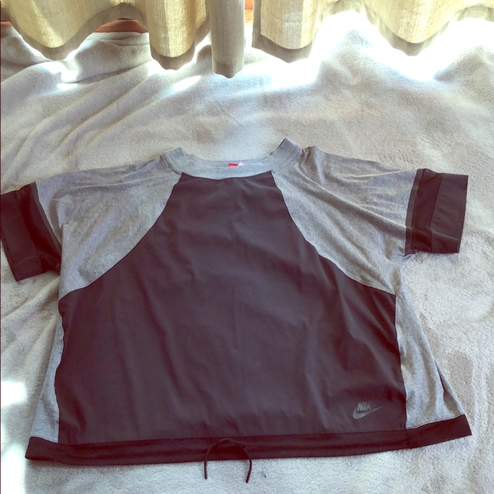 Nike athletic shirt - Picture 1 of 2
